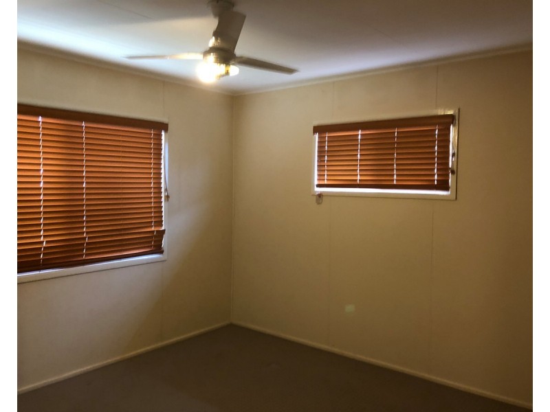 90 Holberton Street, Newtown QLD 4350