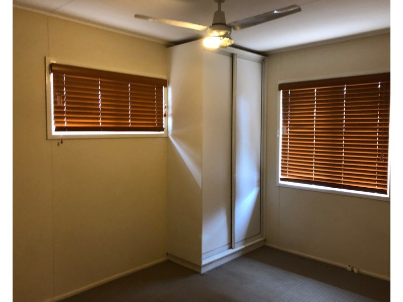 90 Holberton Street, Newtown QLD 4350