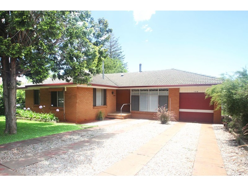 240 West Street, South Toowoomba QLD 4350