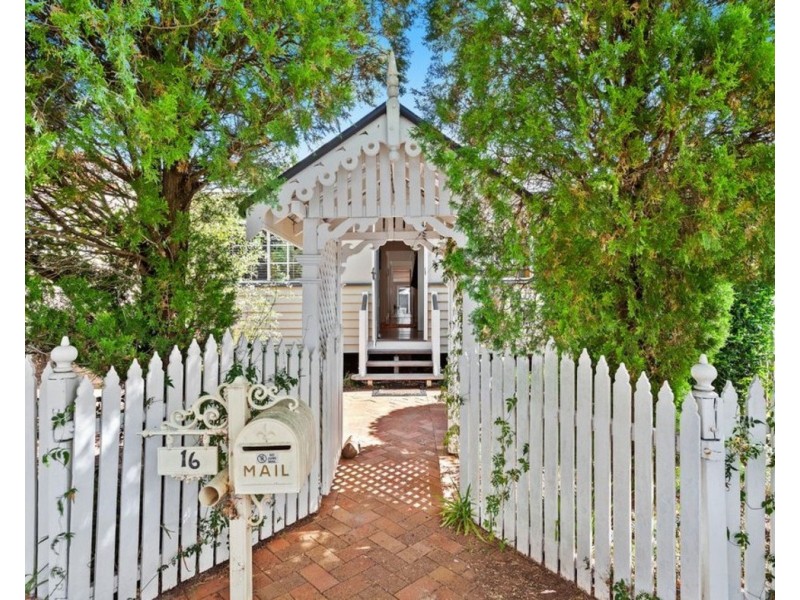 16 Lilley Street, East Toowoomba QLD 4350