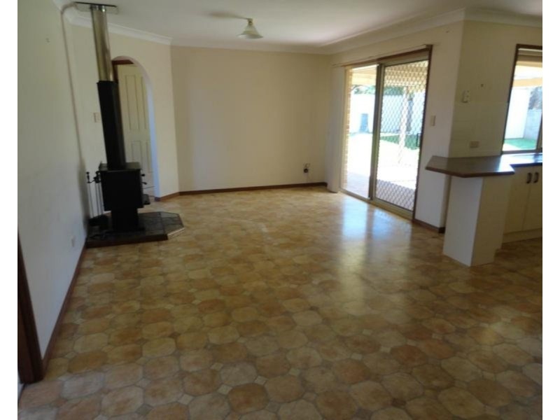 2 Findley Court, Darling Heights QLD 4350