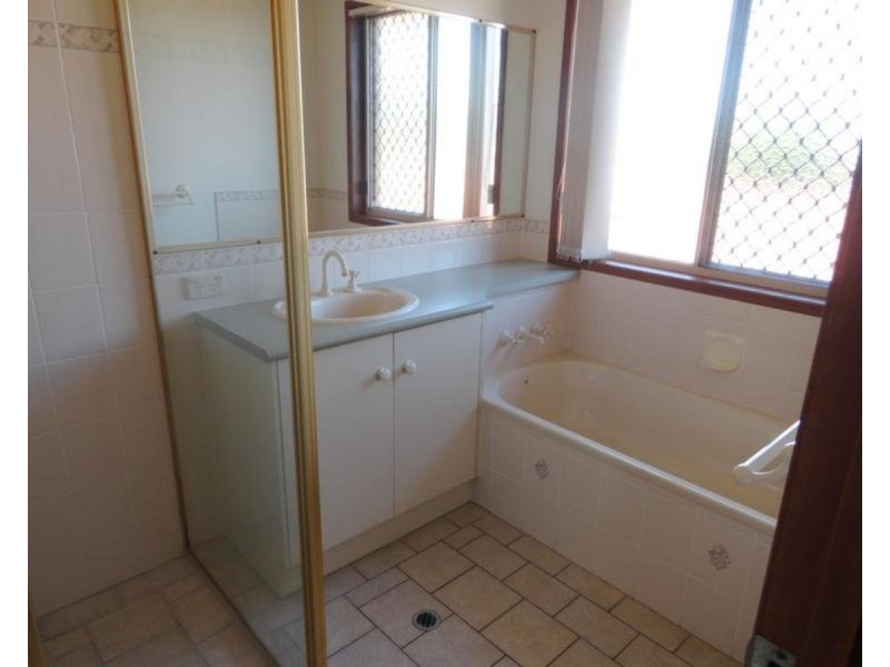 2 Findley Court, Darling Heights QLD 4350