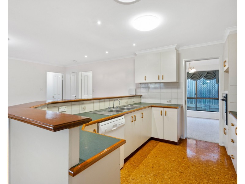 11 Bouganvillea Drive, Middle Ridge QLD 4350