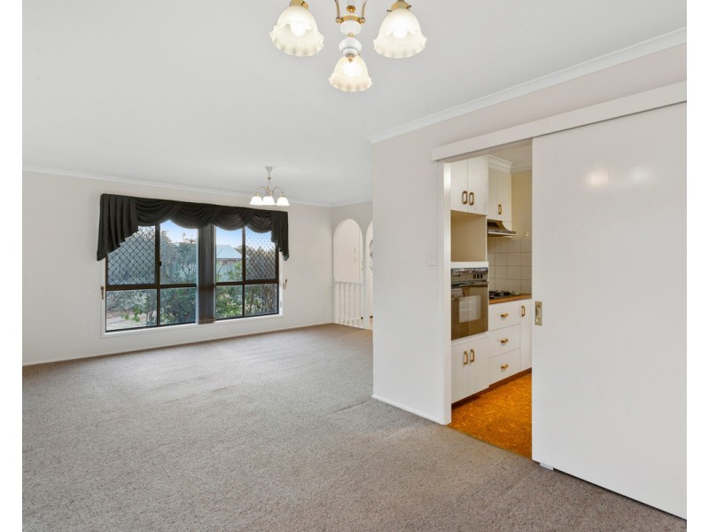 11 Bouganvillea Drive, Middle Ridge QLD 4350