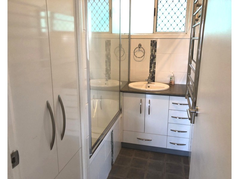 290 North Street, Rockville QLD 4350