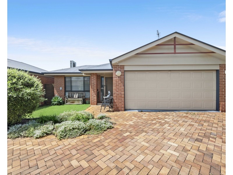 3a Burton Street, Harristown QLD 4350