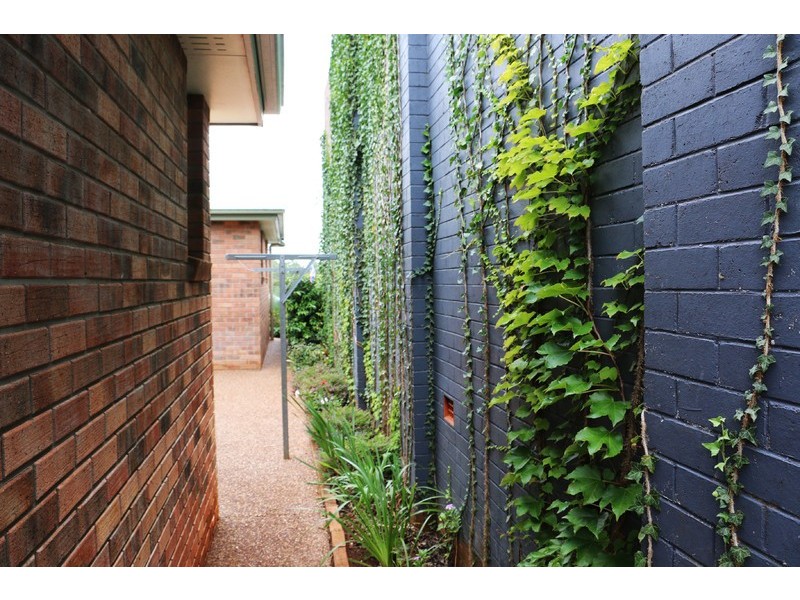 12 McCowage Street, Harlaxton QLD 4350