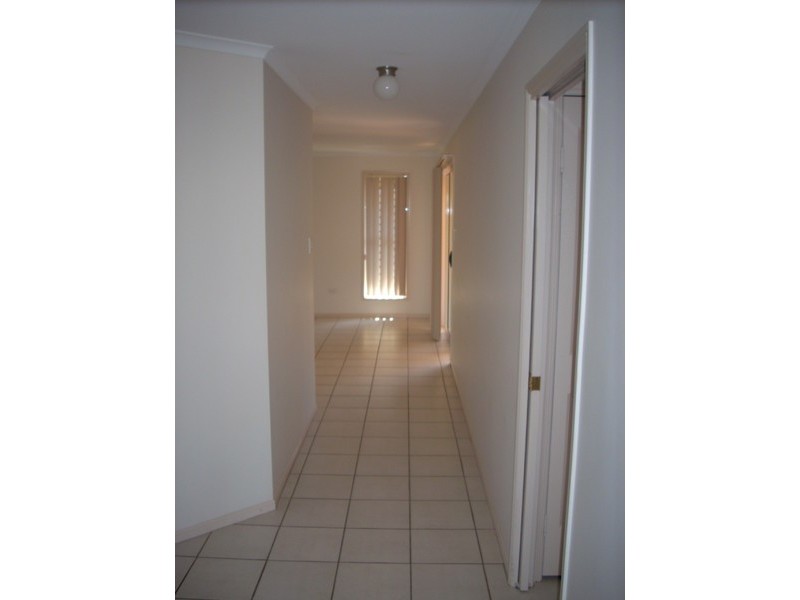 2/318B South Street, Harristown QLD 4350