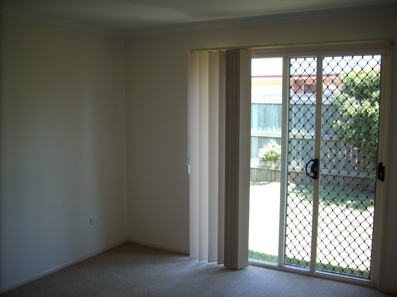 2/318B South Street, Harristown QLD 4350