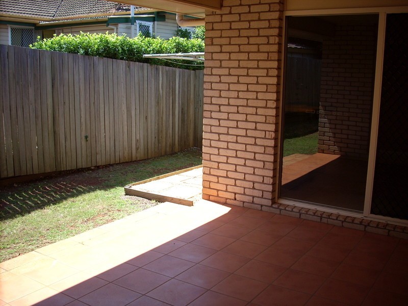 2/318B South Street, Harristown QLD 4350