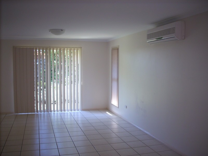 2/318B South Street, Harristown QLD 4350