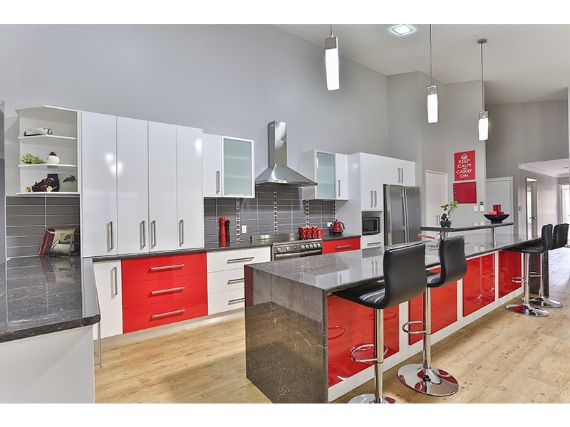 16 Ace Drive, Glenvale QLD 4350