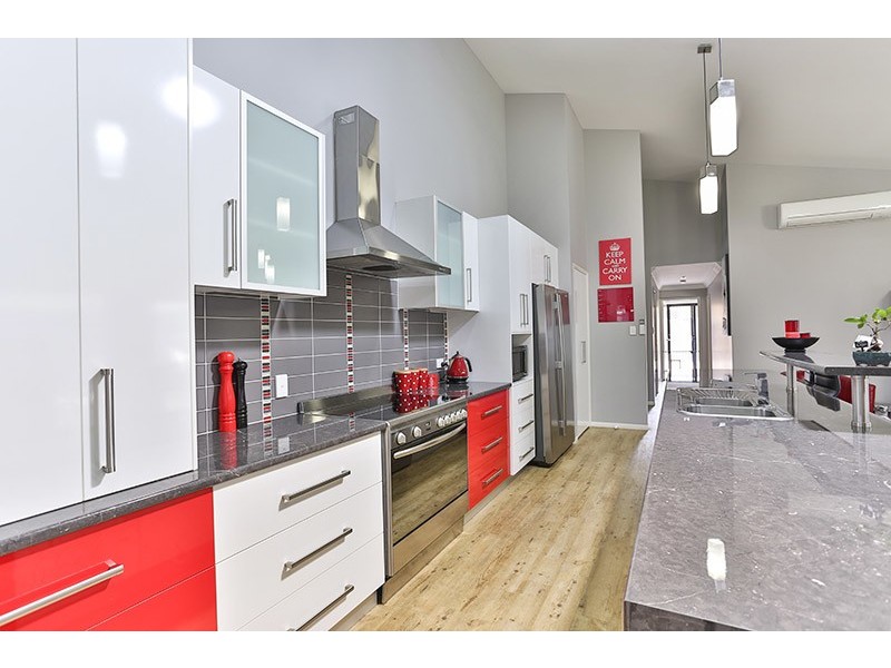 16 Ace Drive, Glenvale QLD 4350