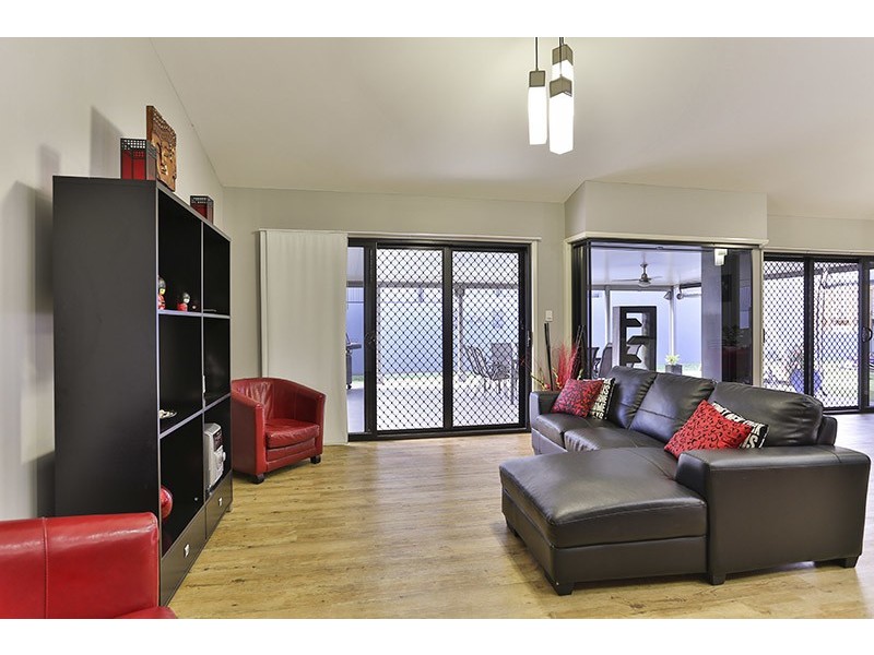 16 Ace Drive, Glenvale QLD 4350