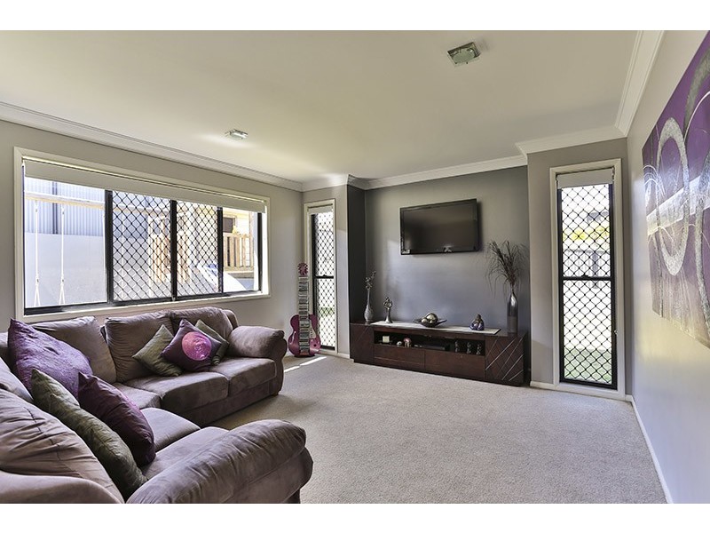 16 Ace Drive, Glenvale QLD 4350