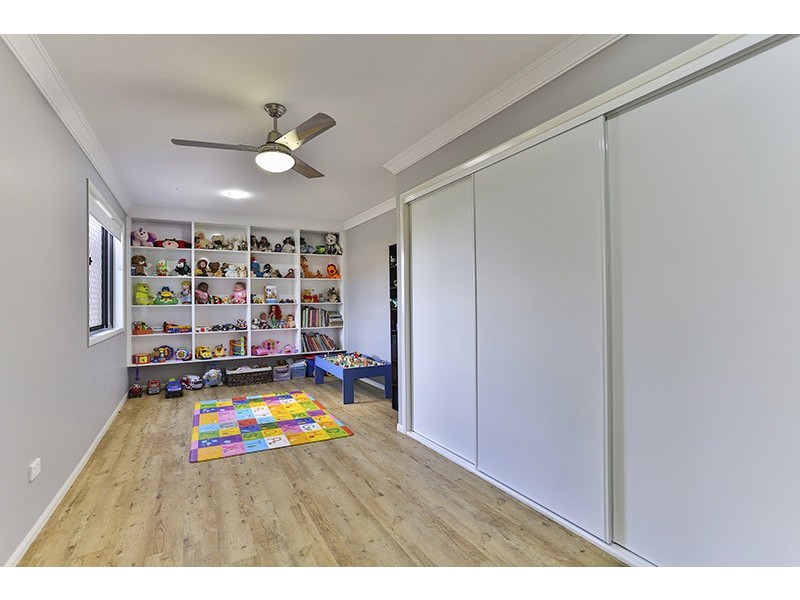 16 Ace Drive, Glenvale QLD 4350