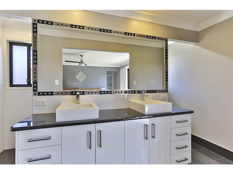 16 Ace Drive, Glenvale QLD 4350