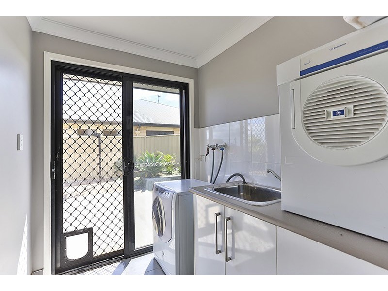 16 Ace Drive, Glenvale QLD 4350