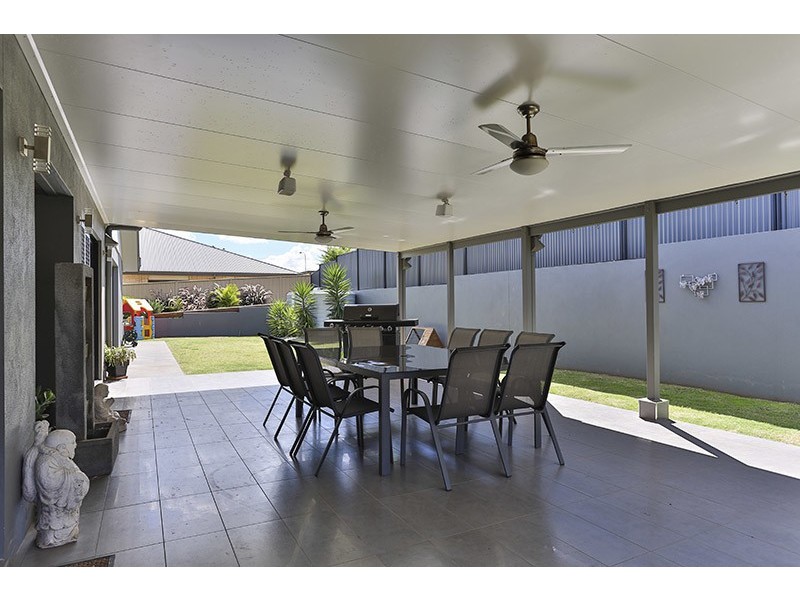 16 Ace Drive, Glenvale QLD 4350