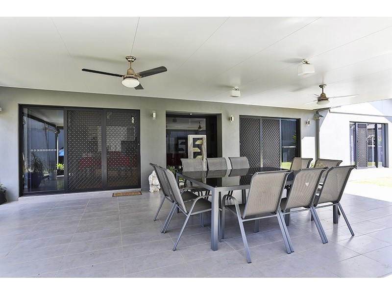 16 Ace Drive, Glenvale QLD 4350