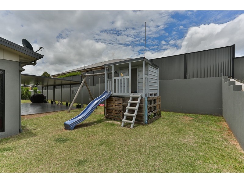 16 Ace Drive, Glenvale QLD 4350