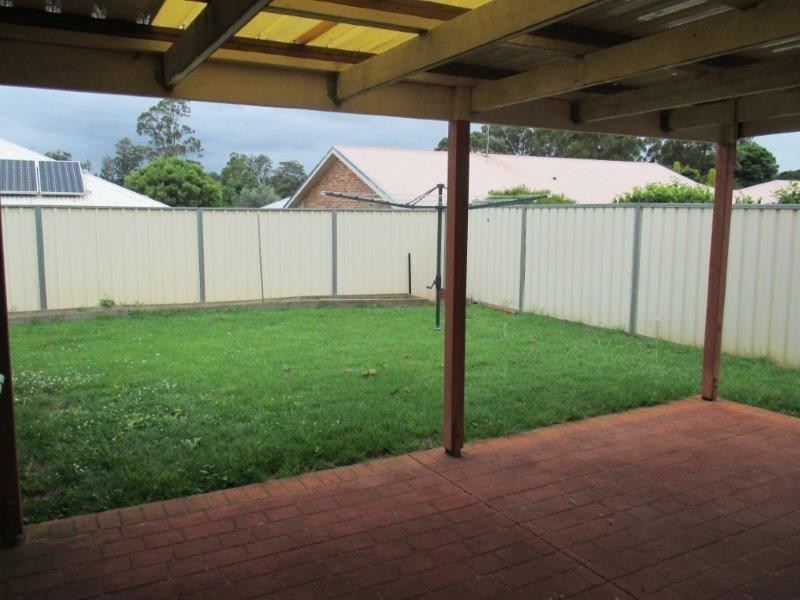 10 Gerrard Street, Middle Ridge QLD 4350