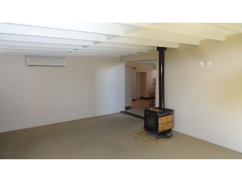 17 Claire Street, Centenary Heights QLD 4350