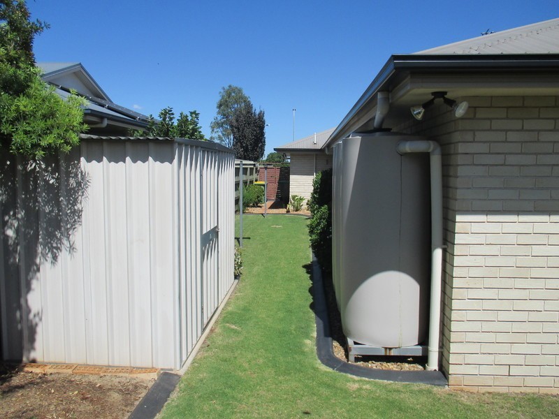 18 Hinchcliffe Drive, Kearneys Spring QLD 4350