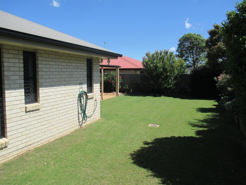 18 Hinchcliffe Drive, Kearneys Spring QLD 4350