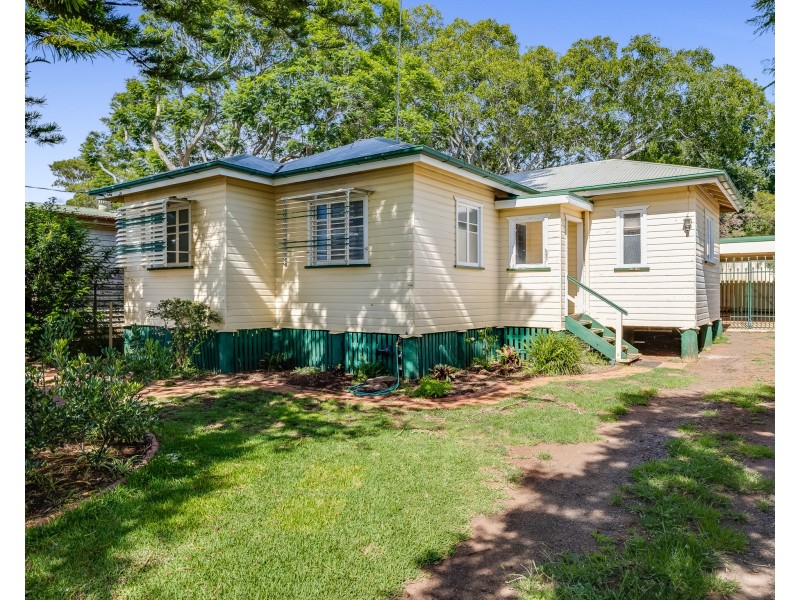 2 Parkinson Street, South Toowoomba QLD 4350