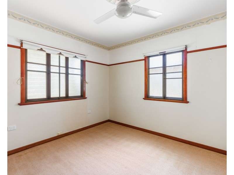 2 Parkinson Street, South Toowoomba QLD 4350