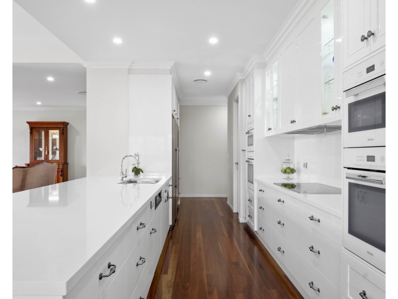 5 Boondi Street, Mount Lofty QLD 4350