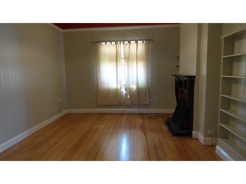 8 Somme Street, North Toowoomba QLD 4350