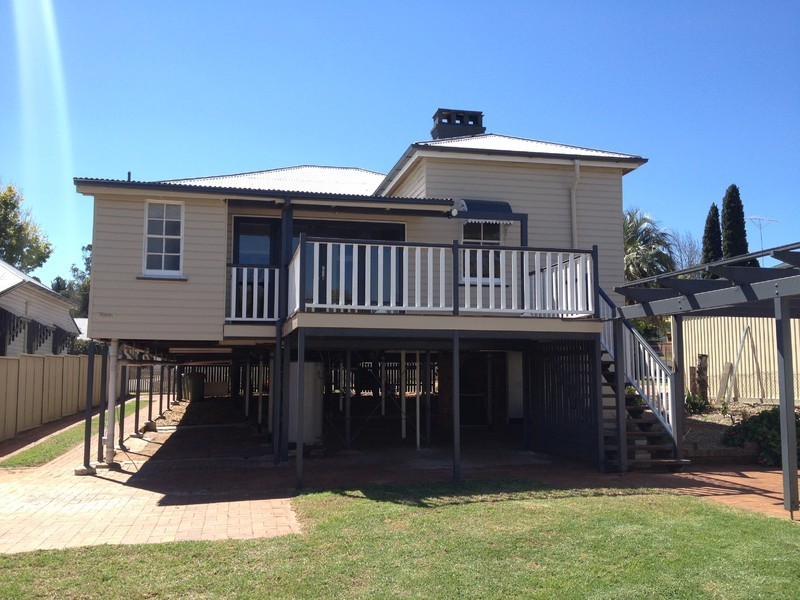8 Somme Street, North Toowoomba QLD 4350