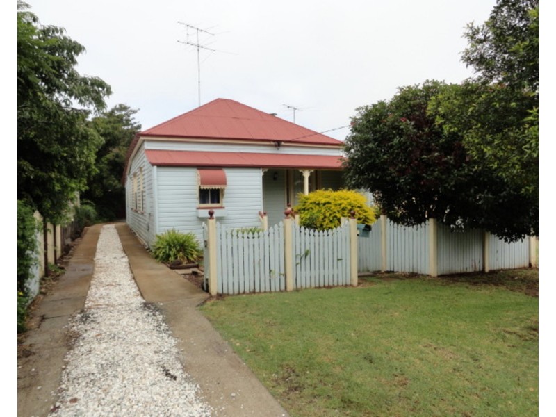 18 Lilley Street, East Toowoomba QLD 4350