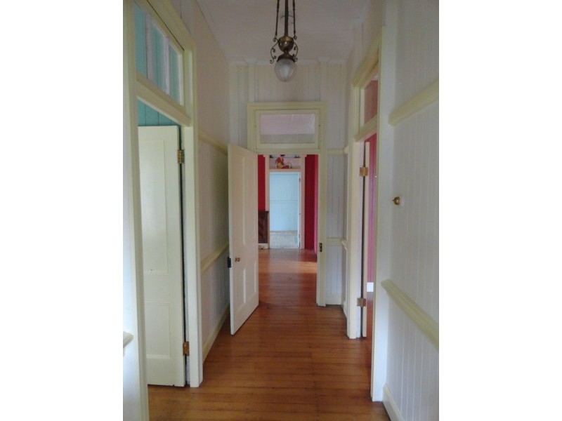 240 Herries Street, Newtown QLD 4350