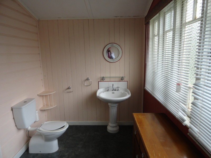 240 Herries Street, Newtown QLD 4350