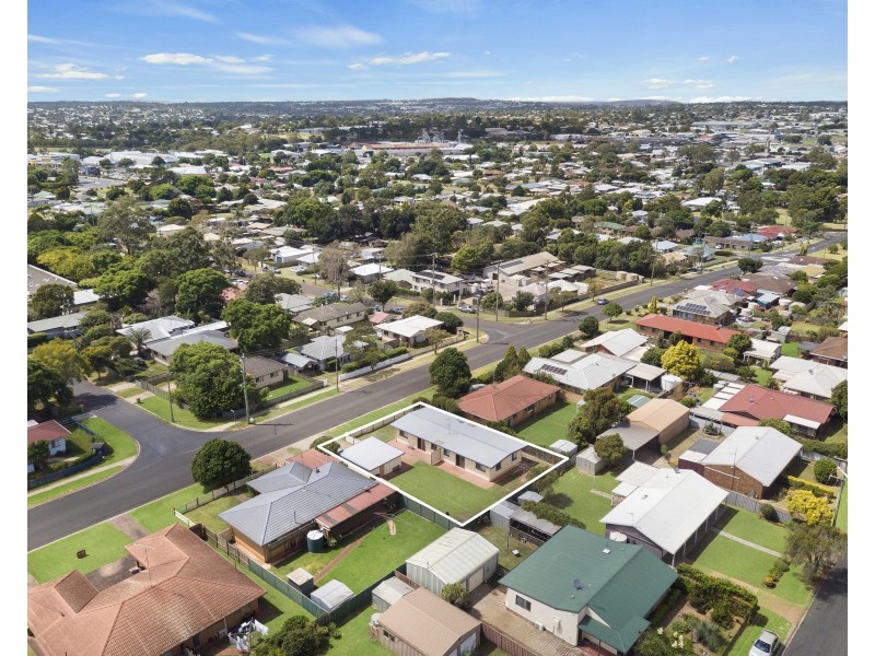 Units 1 and 2/25 Hampton Street, Newtown QLD 4350