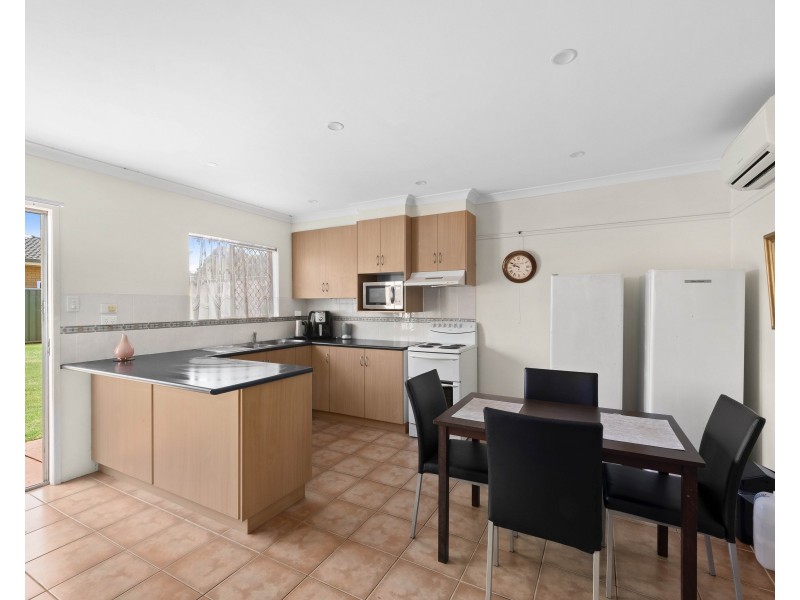 Units 1 and 2/25 Hampton Street, Newtown QLD 4350