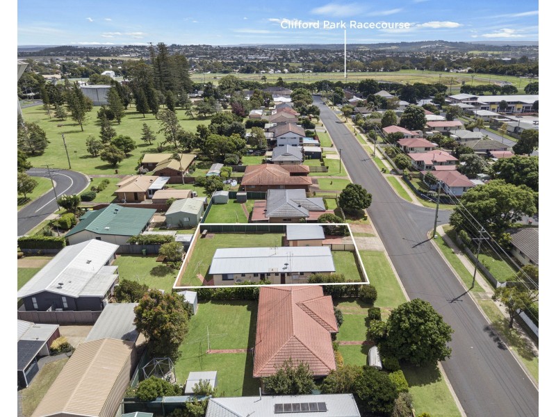 Units 1 and 2/25 Hampton Street, Newtown QLD 4350