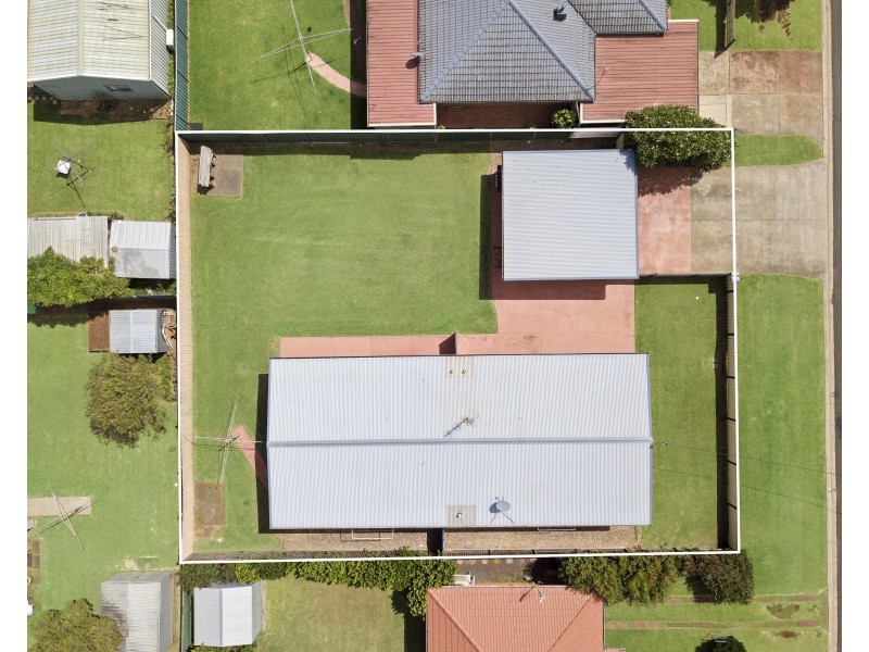 Units 1 and 2/25 Hampton Street, Newtown QLD 4350