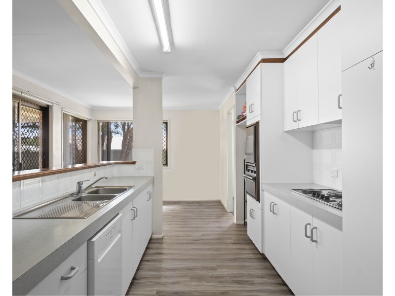 11 Lorraine Crescent, Centenary Heights QLD 4350