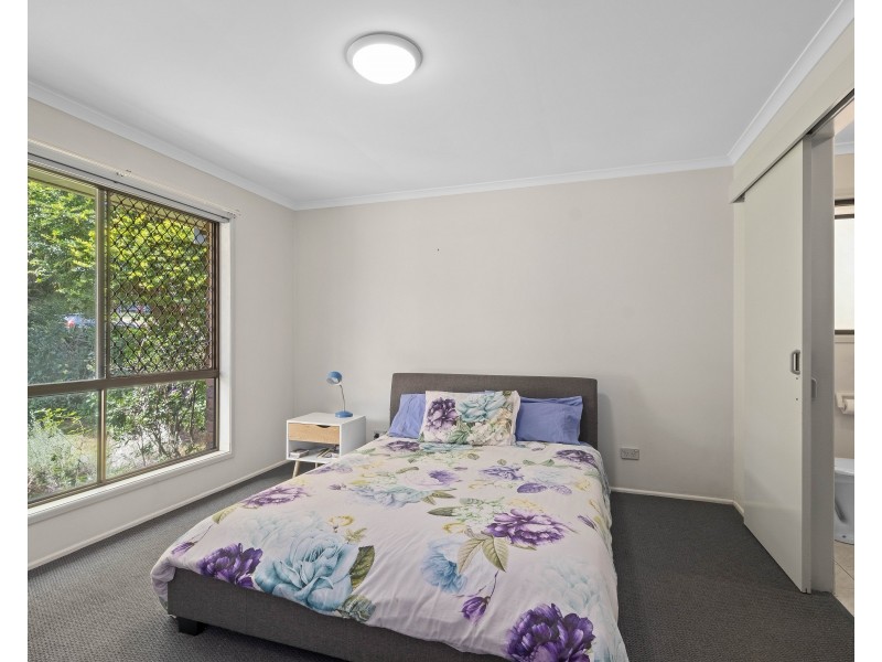 11 Lorraine Crescent, Centenary Heights QLD 4350