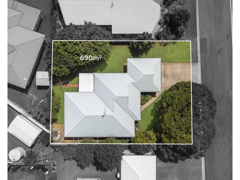 11 Lorraine Crescent, Centenary Heights QLD 4350