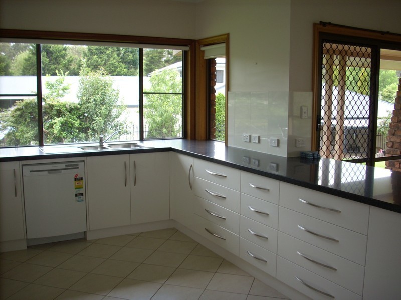 219 Rowbotham Street, Middle Ridge QLD 4350