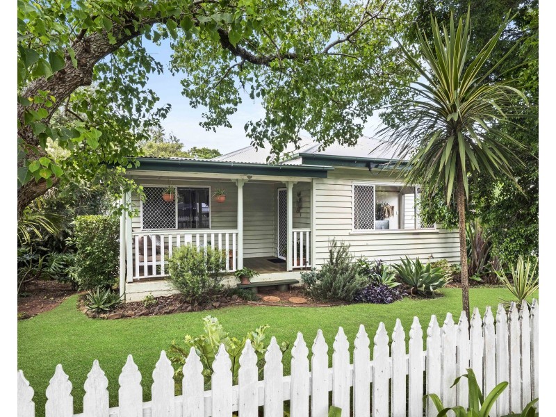 30 Geoffrey Street, Mount Lofty QLD 4350