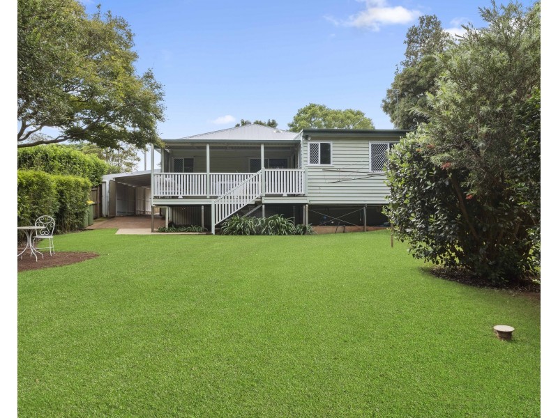 30 Geoffrey Street, Mount Lofty QLD 4350