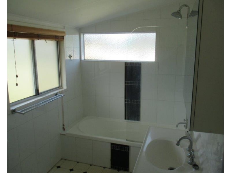 8 Kenilworth Street, North Toowoomba QLD 4350