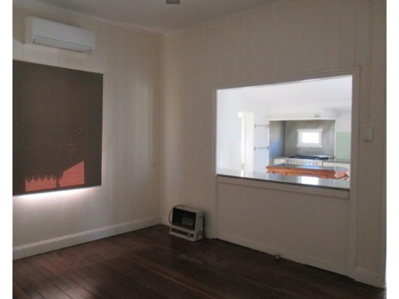 8 Kenilworth Street, North Toowoomba QLD 4350