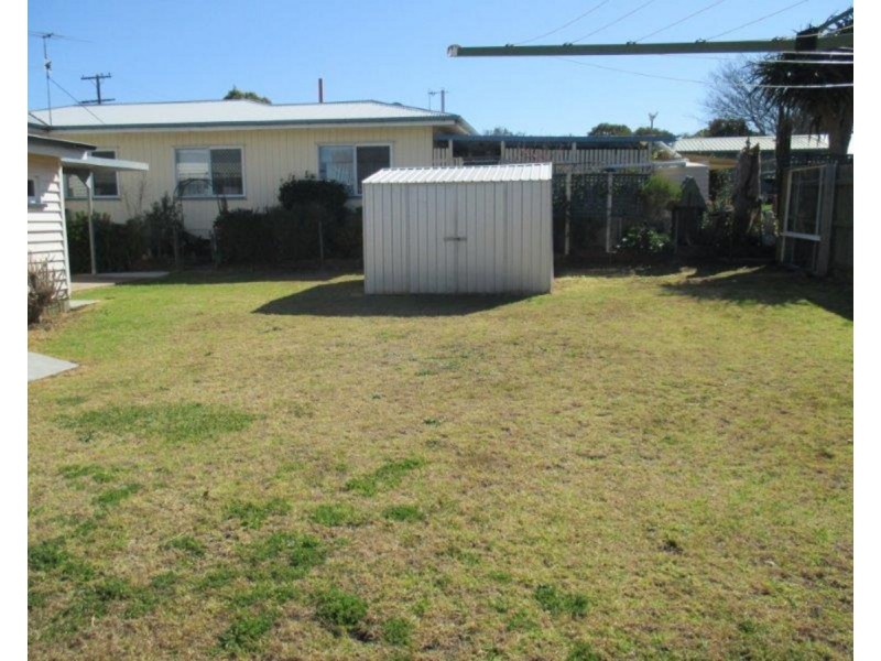 8 Kenilworth Street, North Toowoomba QLD 4350